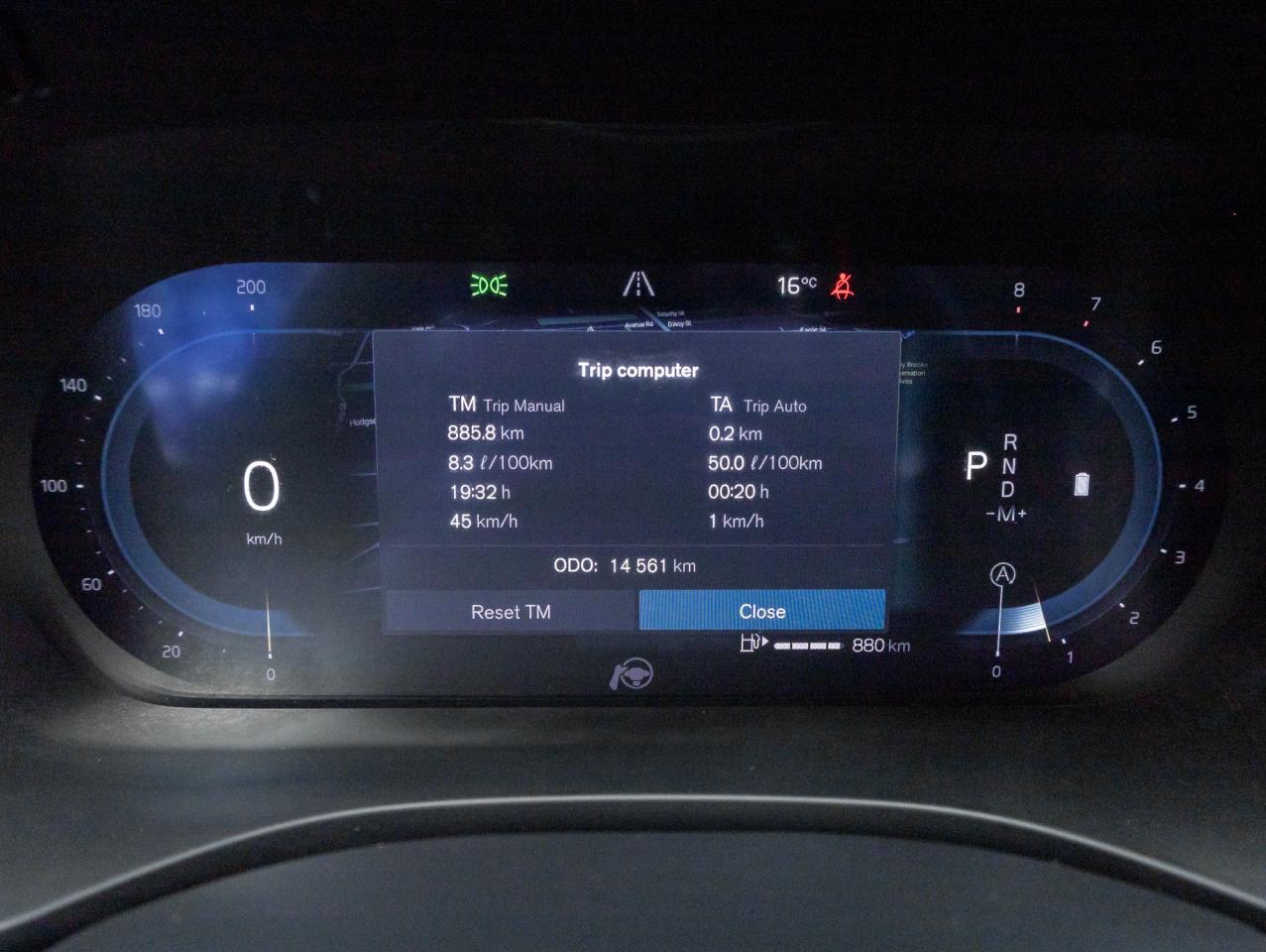 2025 Volvo XC60 B5 AWD Plus Dark Theme  20" ALLOY WHEELS  CPO Photo