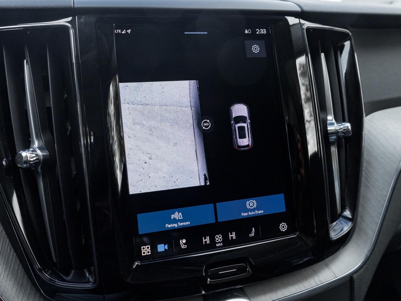 2025 Volvo XC60 B5 AWD Plus Dark Theme  20" ALLOY WHEELS  CPO Photo