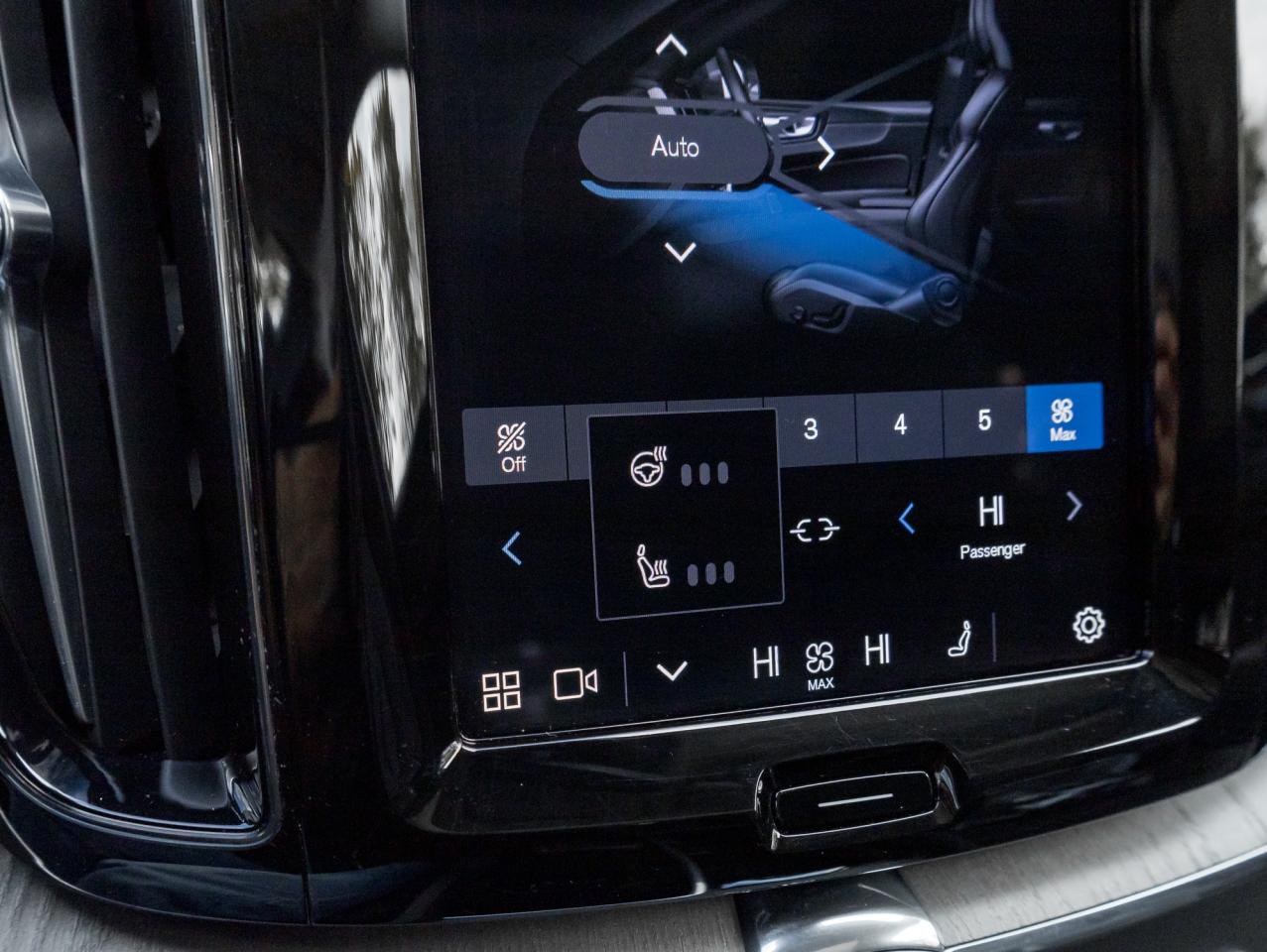 2025 Volvo XC60 B5 AWD Plus Dark Theme  20" ALLOY WHEELS  CPO Photo