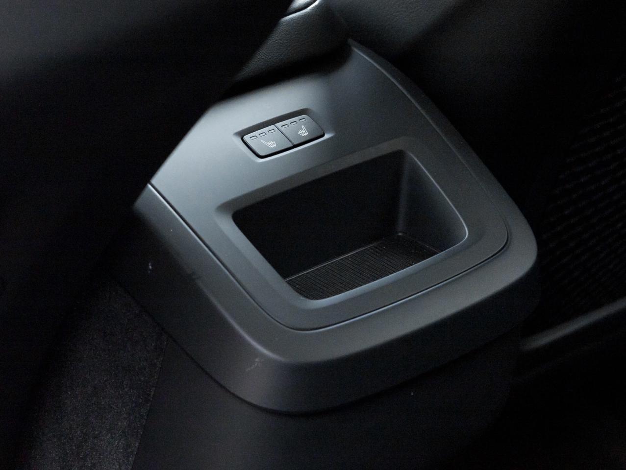 2025 Volvo XC60 B5 AWD Plus Dark Theme  20" ALLOY WHEELS  CPO Photo