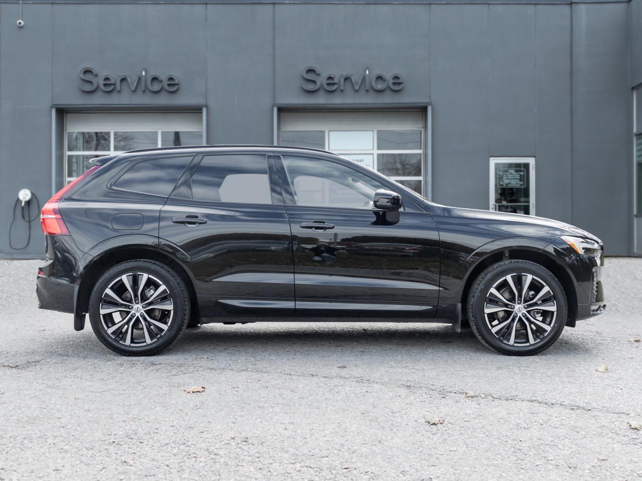 2025 Volvo XC60 B5 AWD Plus Dark Theme  20" ALLOY WHEELS  CPO Photo