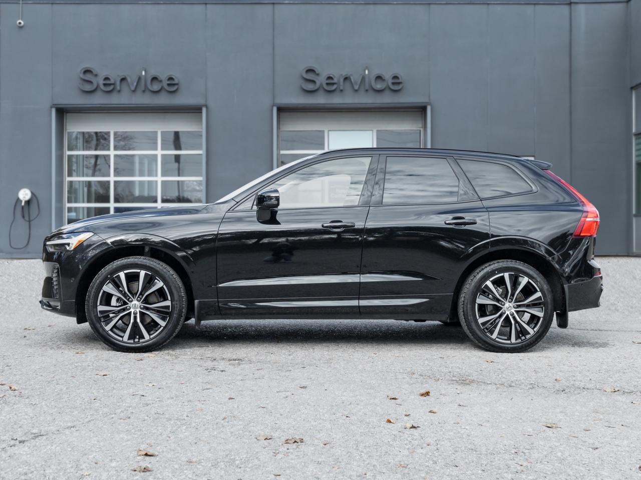 2025 Volvo XC60 B5 AWD Plus Dark Theme  20" ALLOY WHEELS  CPO Photo2