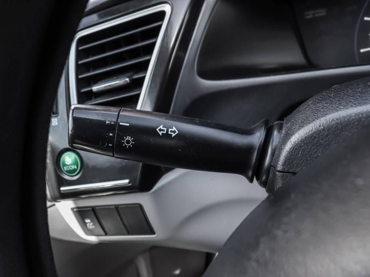 2013 Honda Civic 4dr Man LX Photo