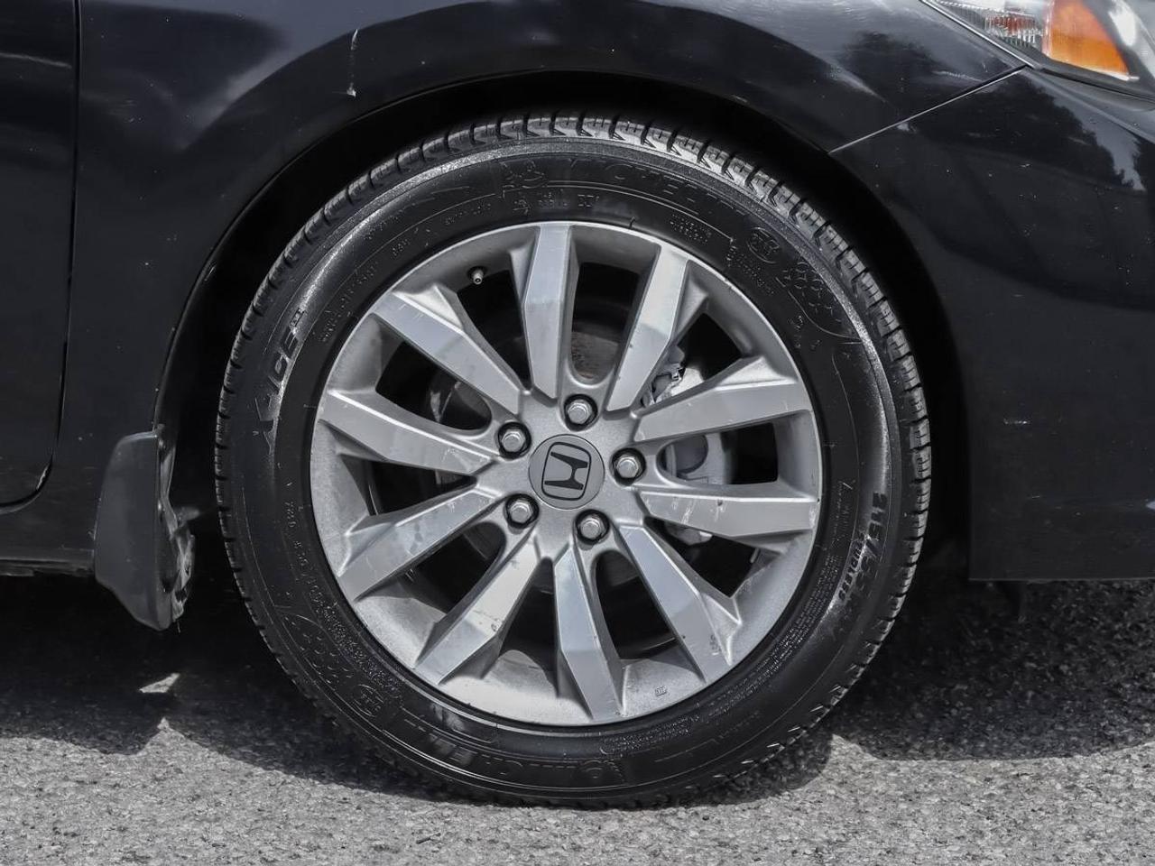 2013 Honda Civic 4dr Man LX Photo