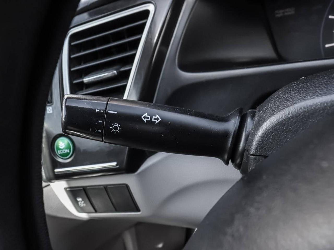 2013 Honda Civic 4dr Man LX Photo