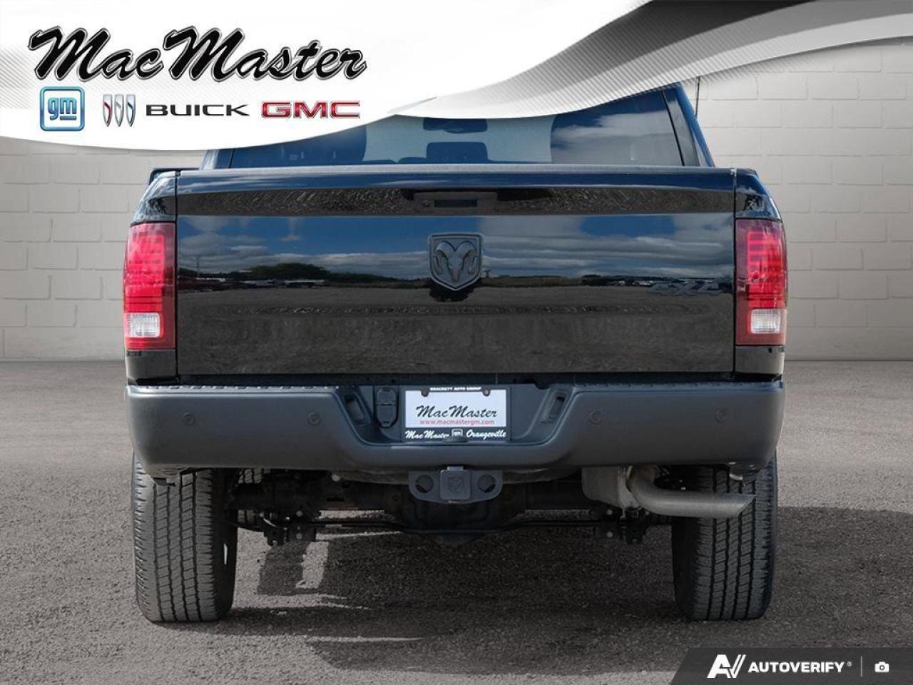 2023 RAM 1500 Classic WarlockWARLOCK, CREW, 4X4, V6, NAV, HTD CLOTH, GOO Photo3