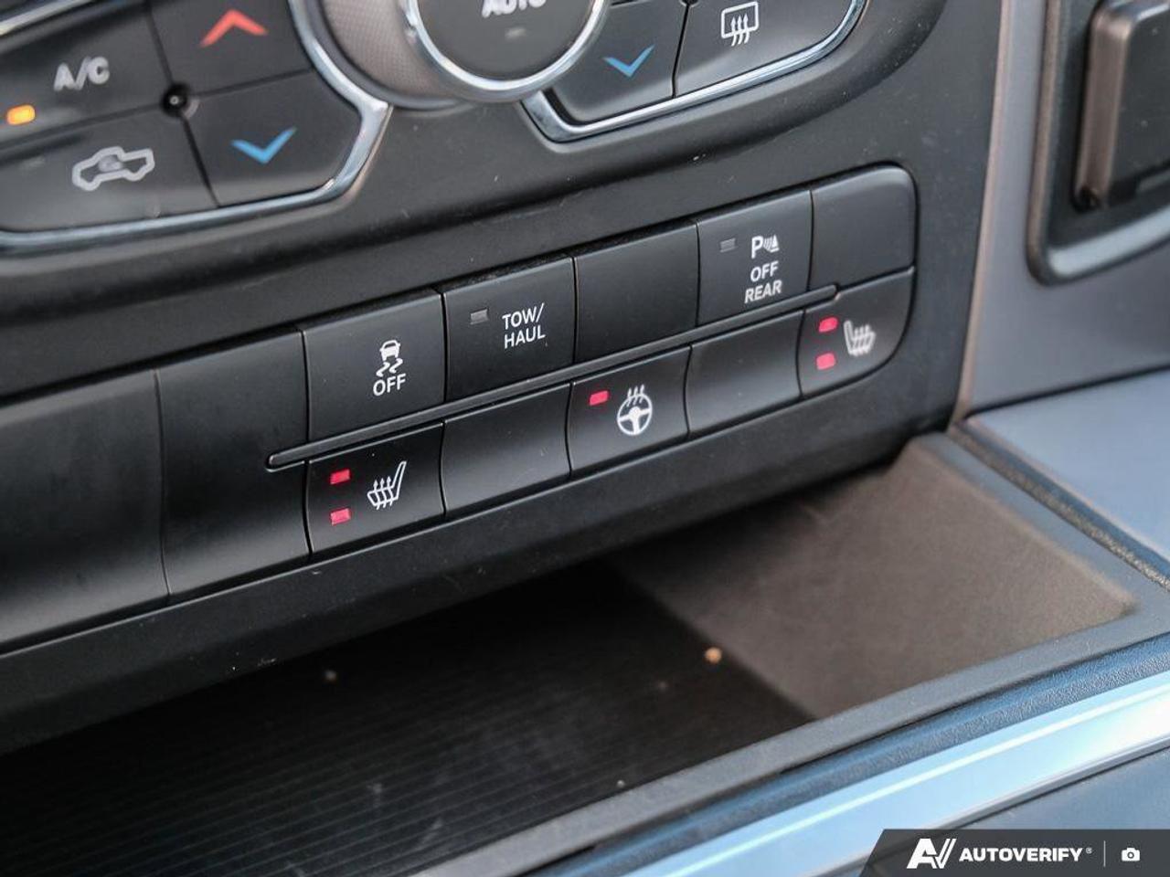 2023 RAM 1500 Classic WarlockWARLOCK, CREW, 4X4, V6, NAV, HTD CLOTH, GOO Photo