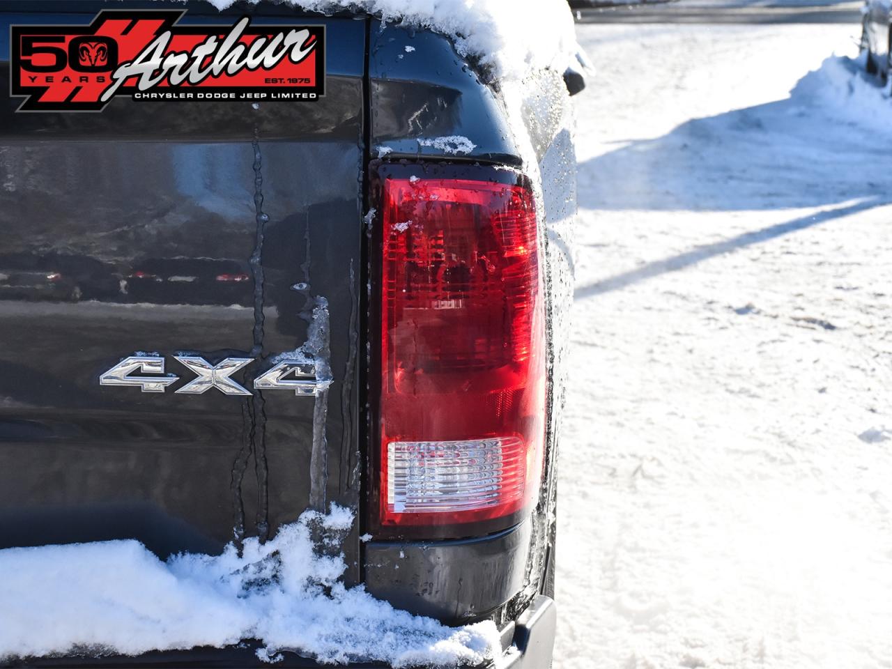 2023 RAM 1500 Classic TRADESMAN CREW 4X4 HEMI Photo