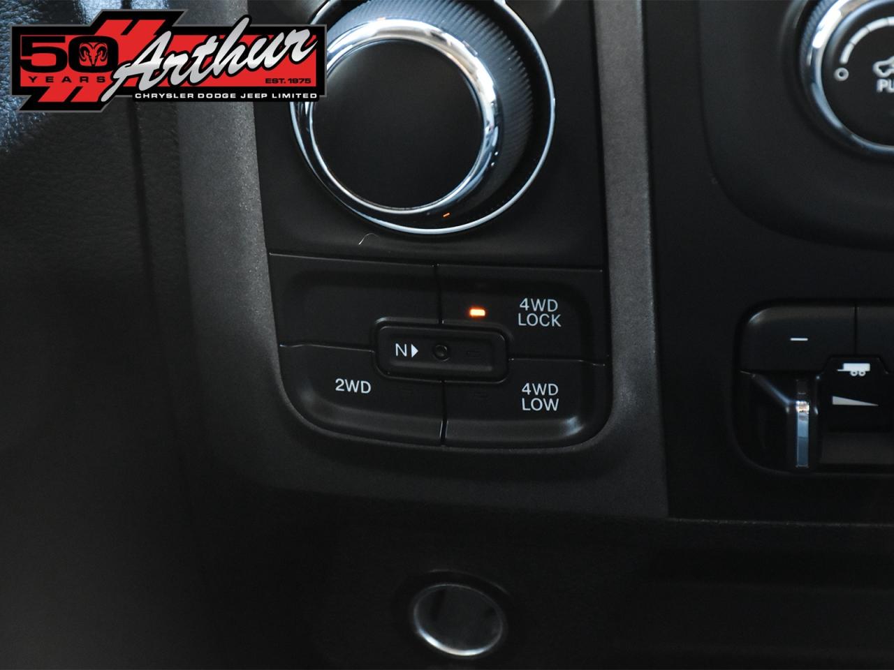 2023 RAM 1500 Classic TRADESMAN CREW 4X4 HEMI Photo