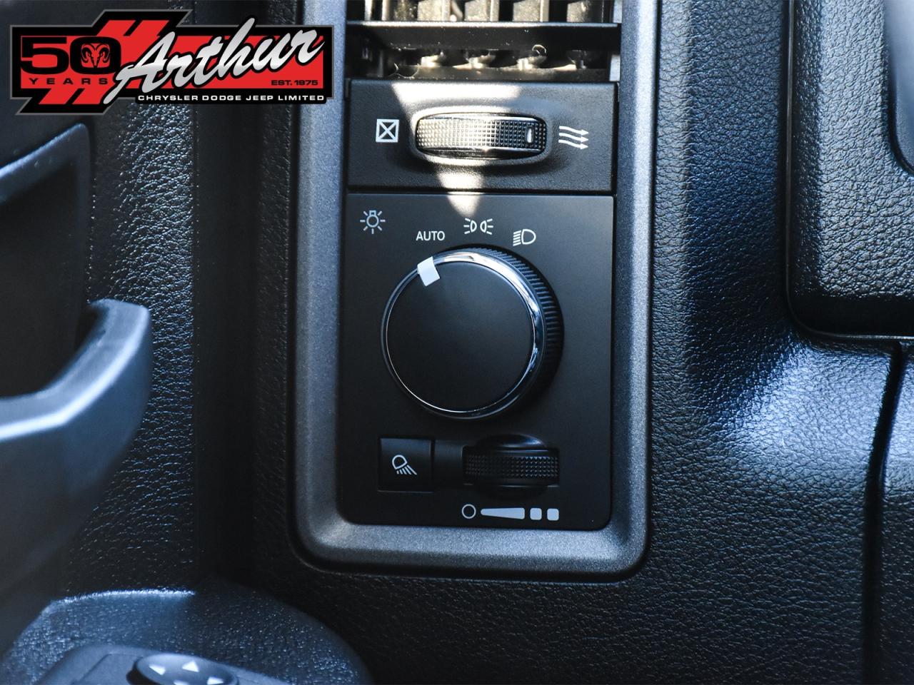 2023 RAM 1500 Classic TRADESMAN CREW 4X4 HEMI Photo