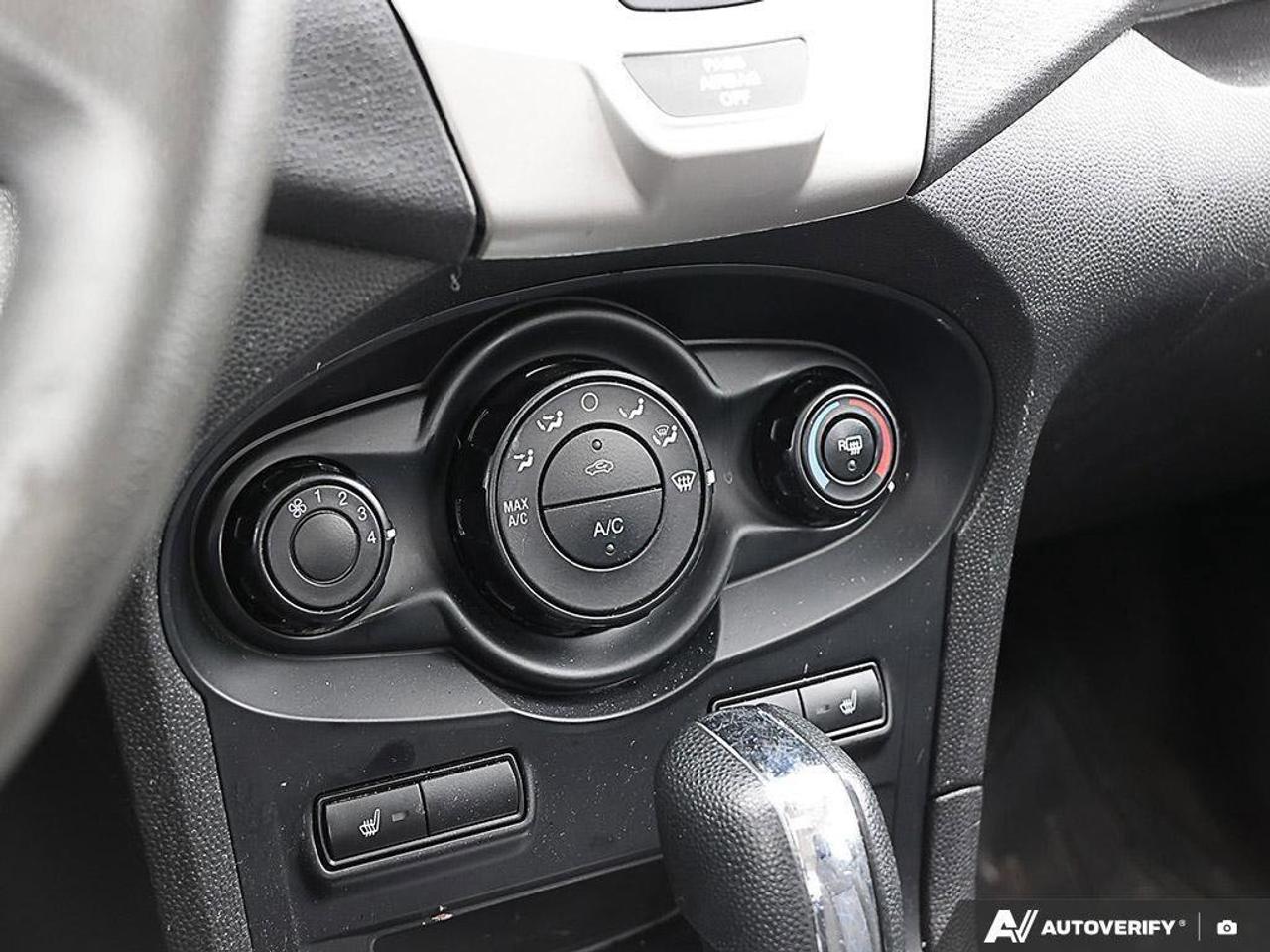 2013 Ford Fiesta SE1.6L, 4-CYLINDER, AUTOMATIC, HATCHBACK, SUNROOF, Photo