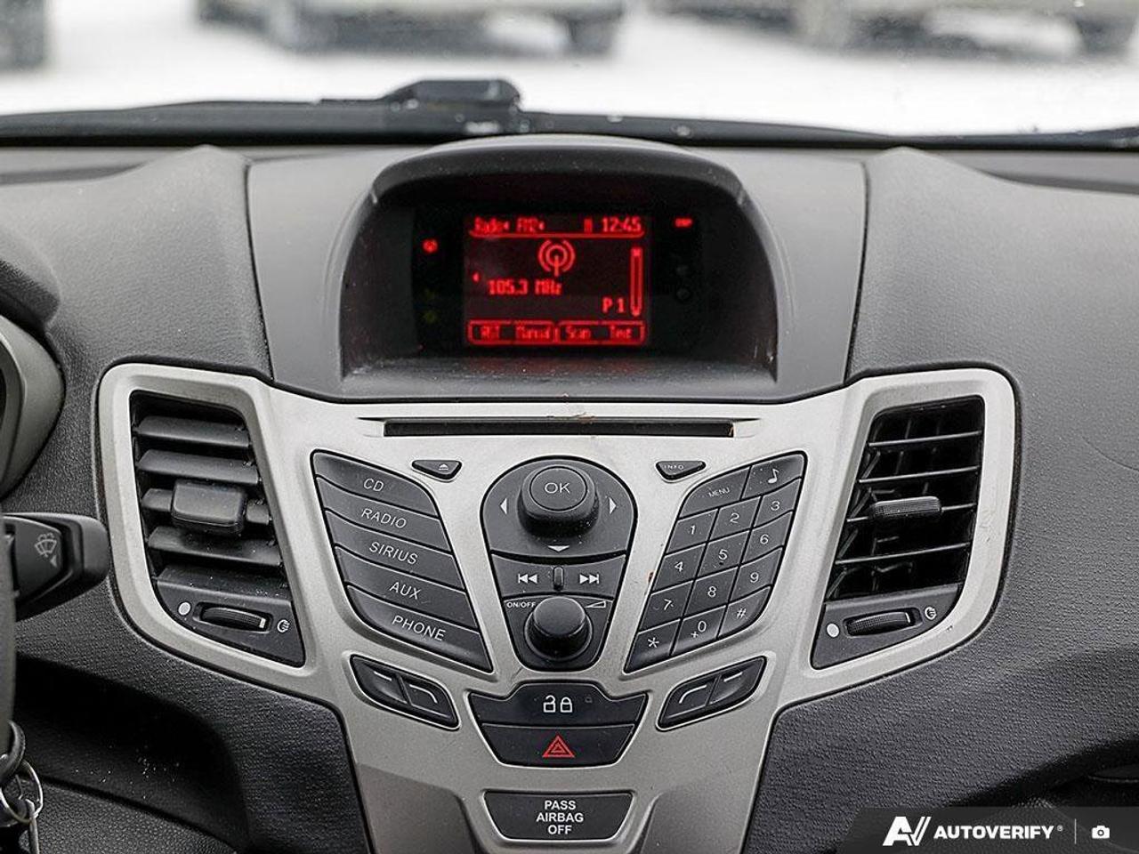 2013 Ford Fiesta SE1.6L, 4-CYLINDER, AUTOMATIC, HATCHBACK, SUNROOF, Photo