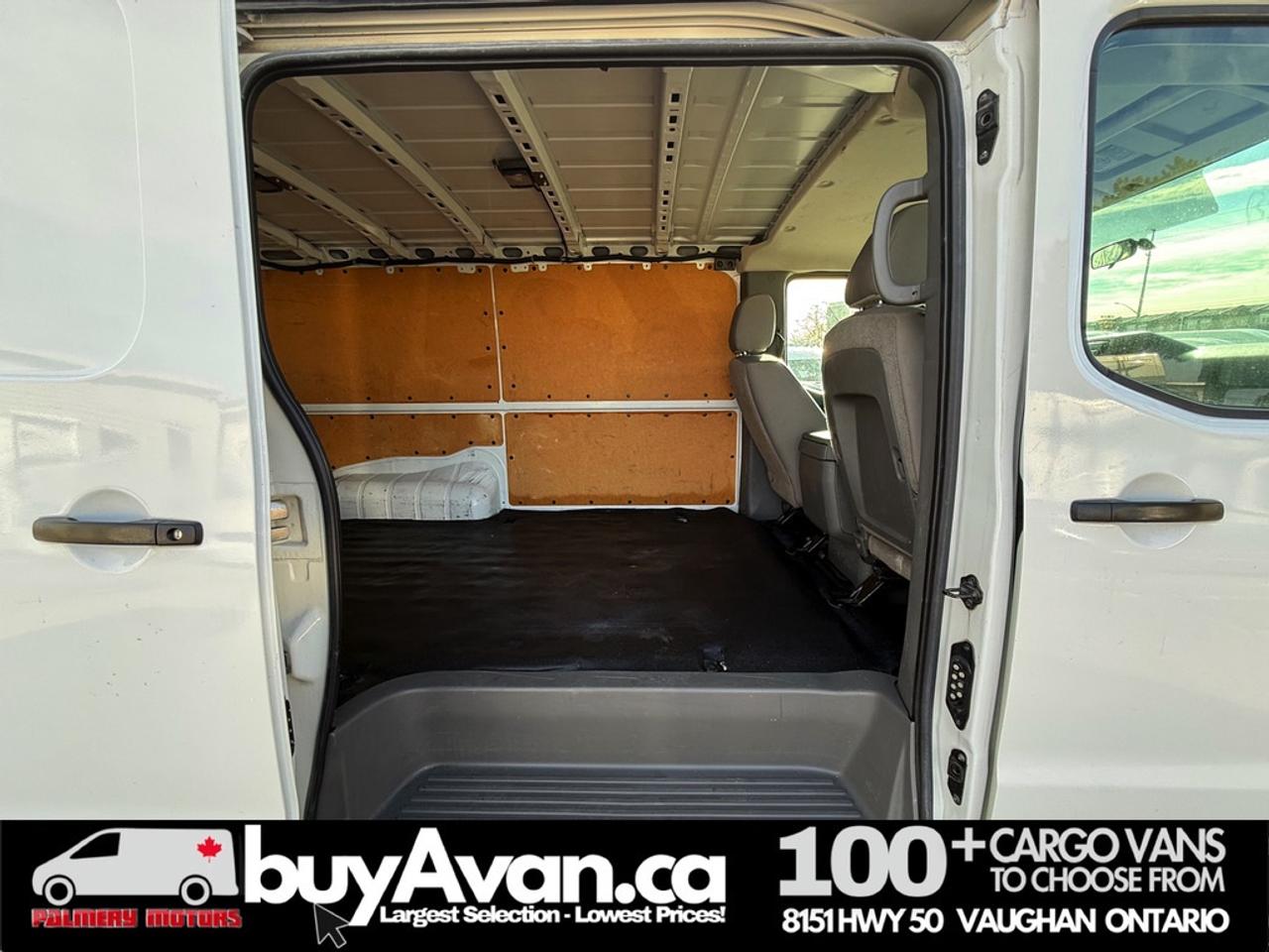 2018 Nissan NV200 Compact Cargo NV2500 Low Roof V8 Photo