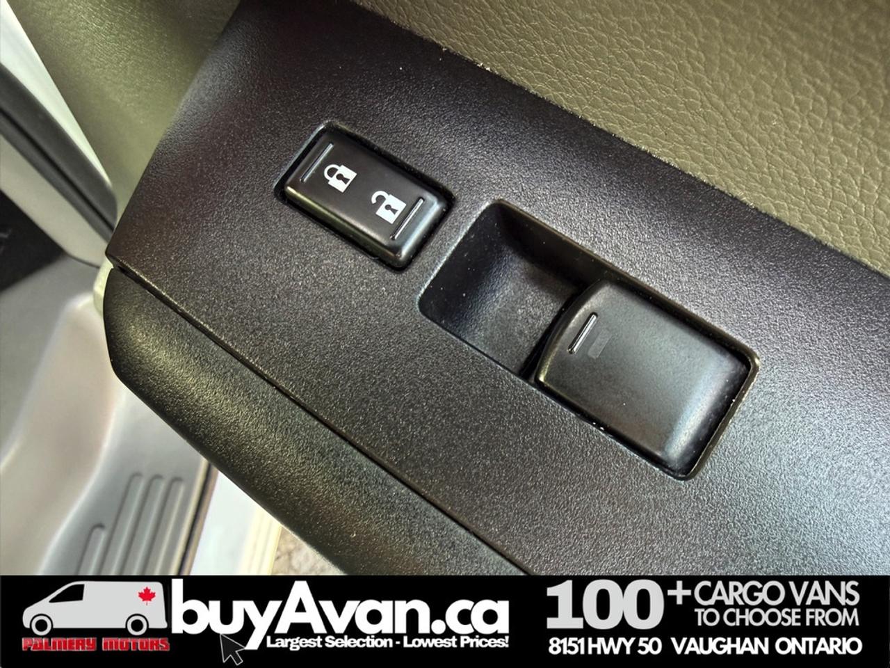 2018 Nissan NV200 Compact Cargo NV2500 Low Roof V8 Photo