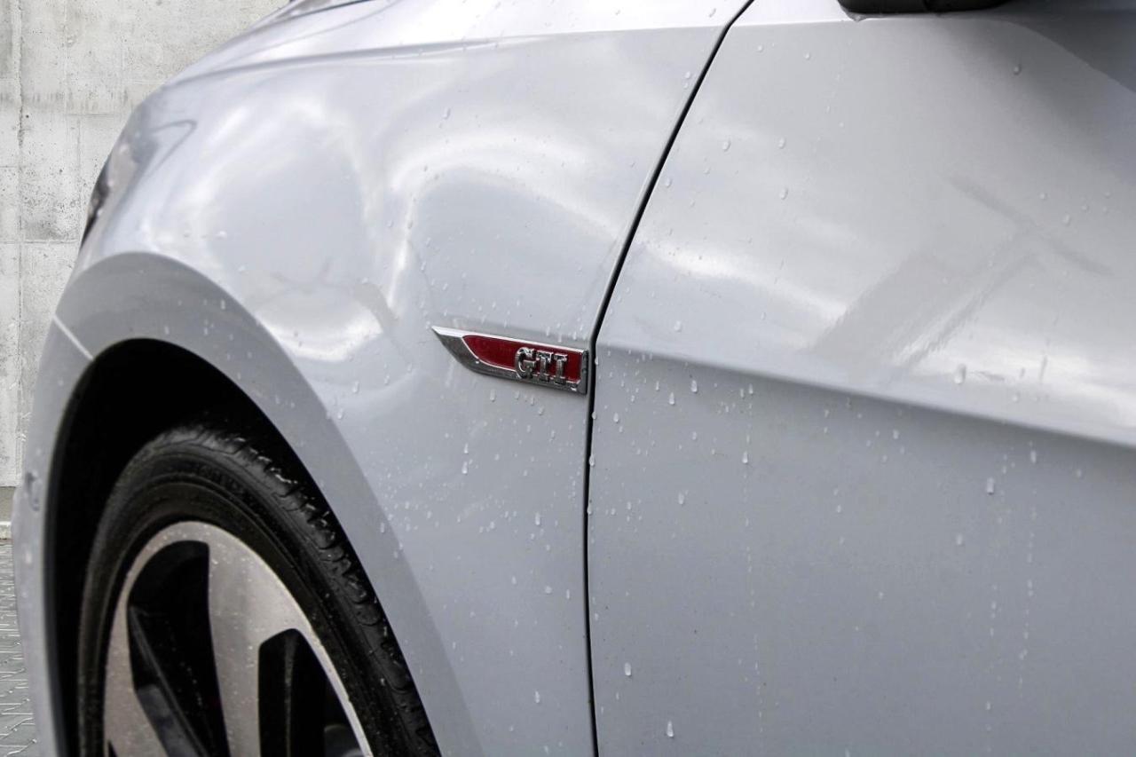 2018 Volkswagen Golf GTI 6SpeedManual Sunroof HtdSeats BkpCam Photo