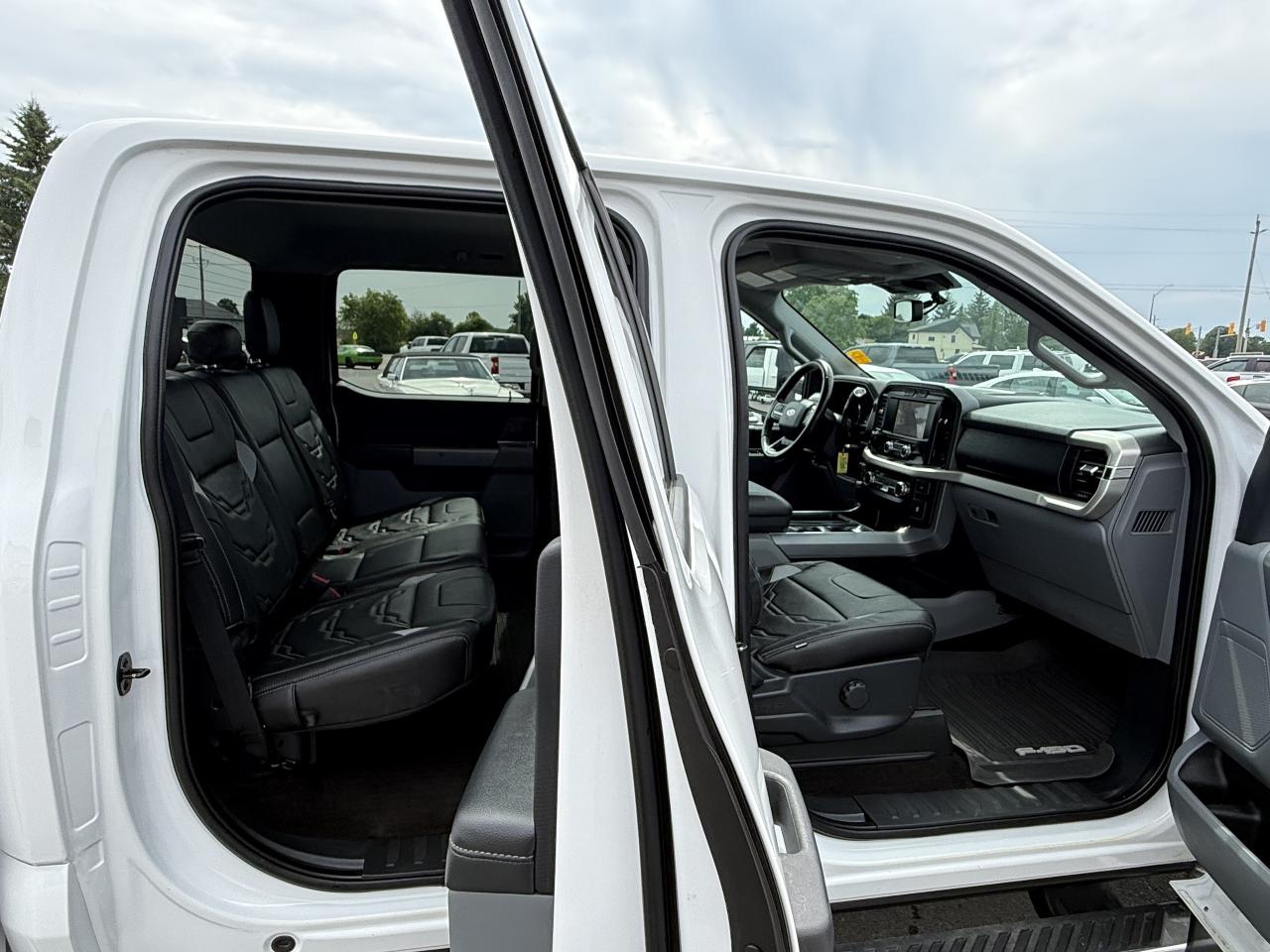 2021 Ford F-150 XLT 4WD SuperCrew 6.5' Box Photo