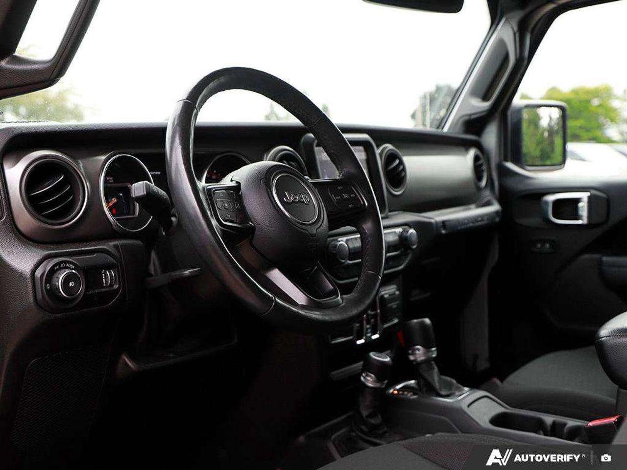 2023 Jeep Wrangler ACCIDENT-FREE, ALPINE AUDIO, 2.0L TURBO, NAV Photo