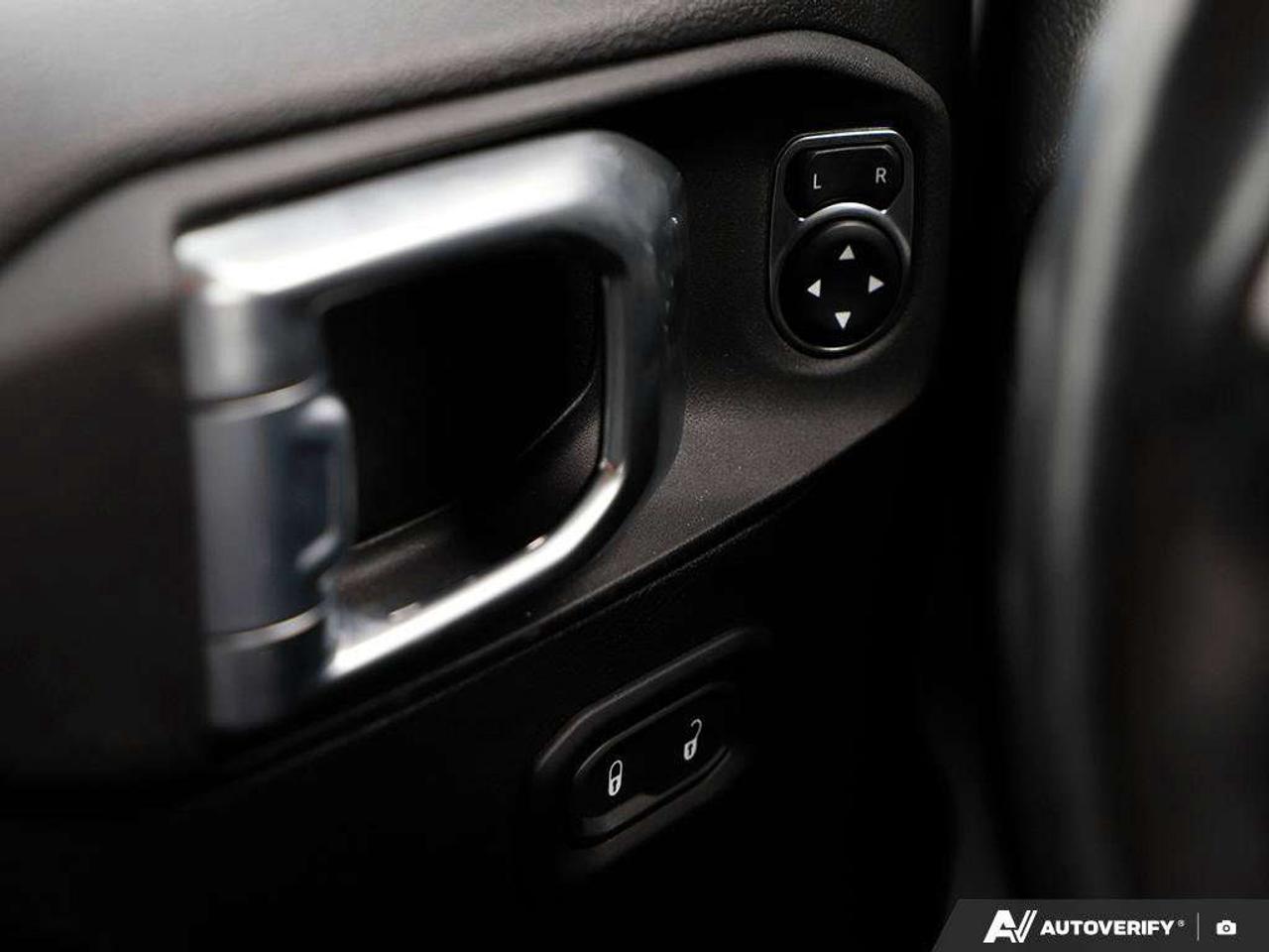 2023 Jeep Wrangler ACCIDENT-FREE, ALPINE AUDIO, 2.0L TURBO, NAV Photo