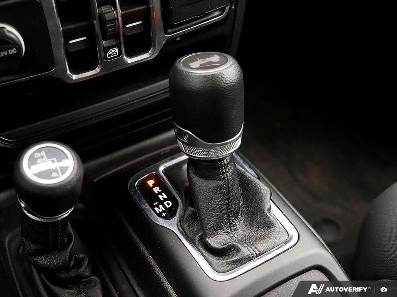 2023 Jeep Wrangler ACCIDENT-FREE, ALPINE AUDIO, 2.0L TURBO, NAV Photo