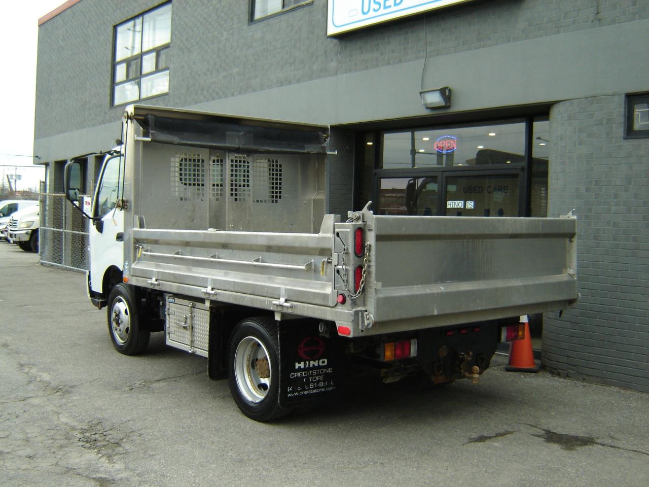 2018 Hino 195 !!! ALUMINUM DUMP BODY !!!! SOLD Photo2