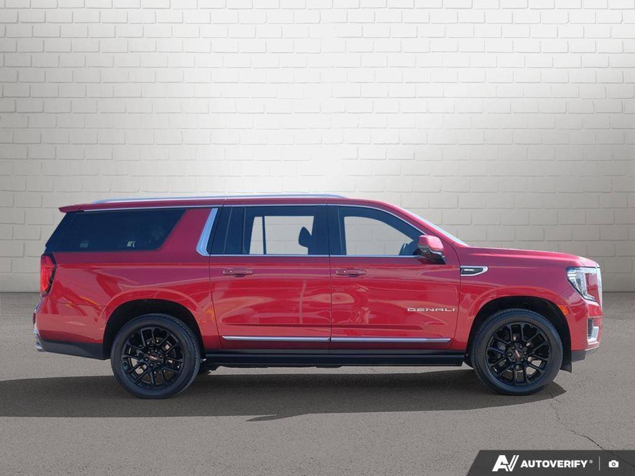 2023 GMC Yukon XL DenaliDENALI, 6.2L, NAV, ROOF, REAR ENTERTAINMENT, Photo