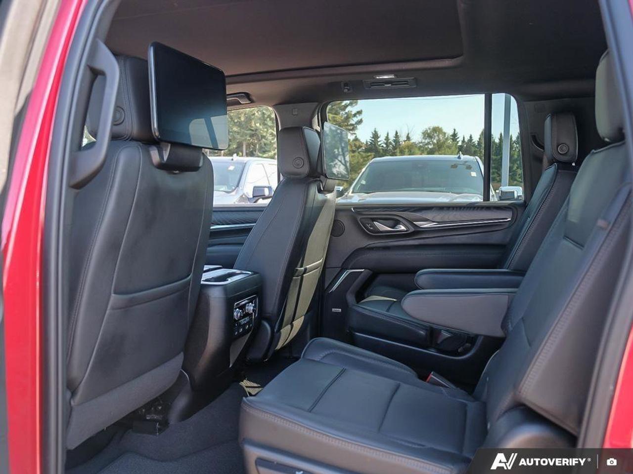 2023 GMC Yukon XL DenaliDENALI, 6.2L, NAV, ROOF, REAR ENTERTAINMENT, Photo