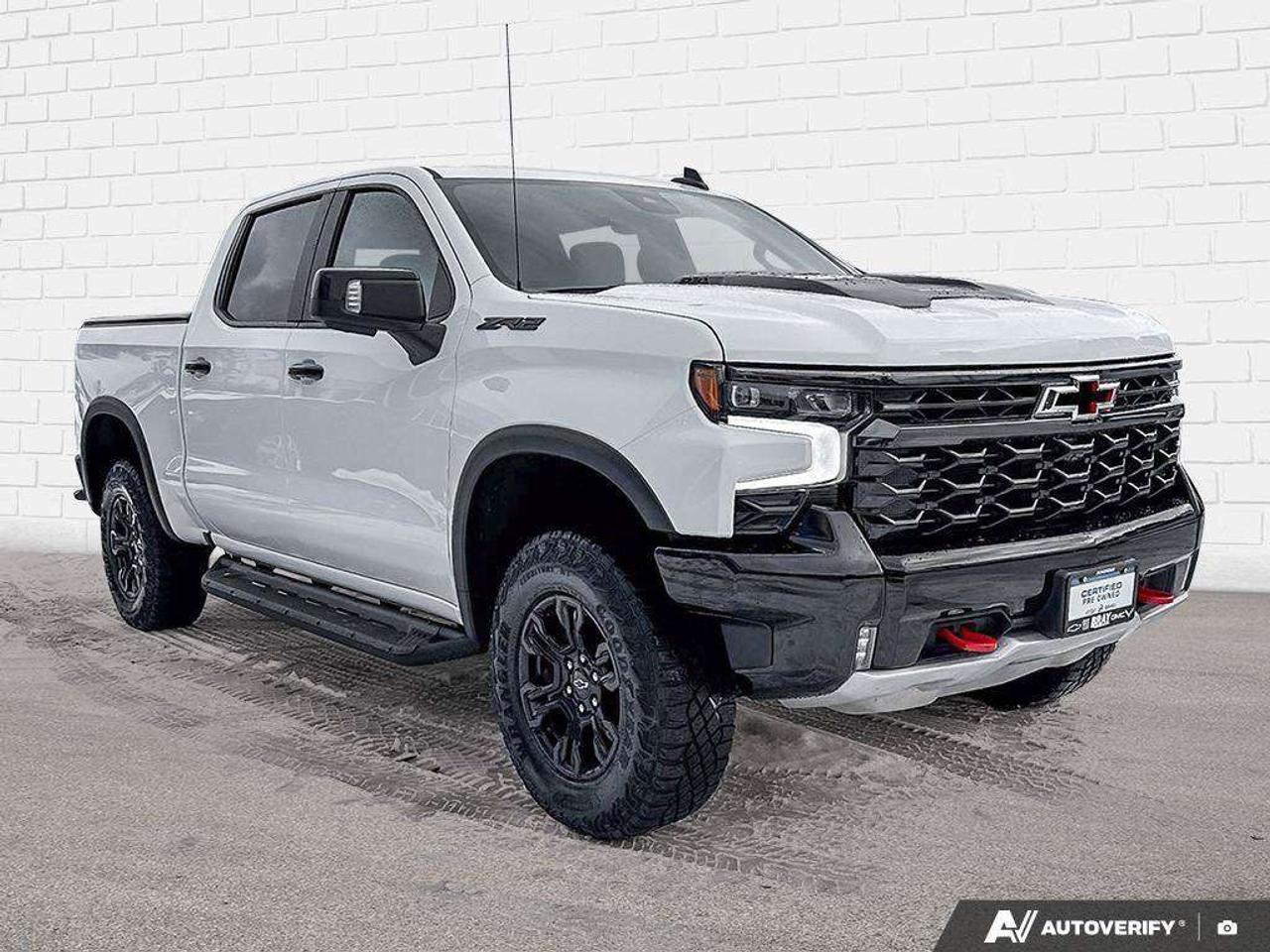 2024 Chevrolet Silverado 1500 BEDLINER. RUNNING BOARDS. TONNEAU COVER. HITCH GUIDANCE W/HITCH VIEW. TRAILERING PKG. HD SURROUND VISION. Photo
