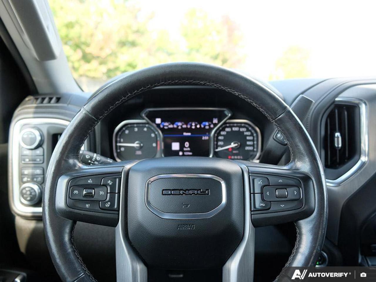 2021 GMC Sierra 1500 DenaliDENALI, CREW, 6.2L, 4X4, NAV, ROOF, HEATED/C Photo