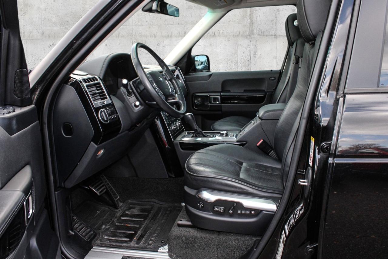 2012 Land Rover Range Rover 4WD SC  Gps BkpCam Sunroof Photo