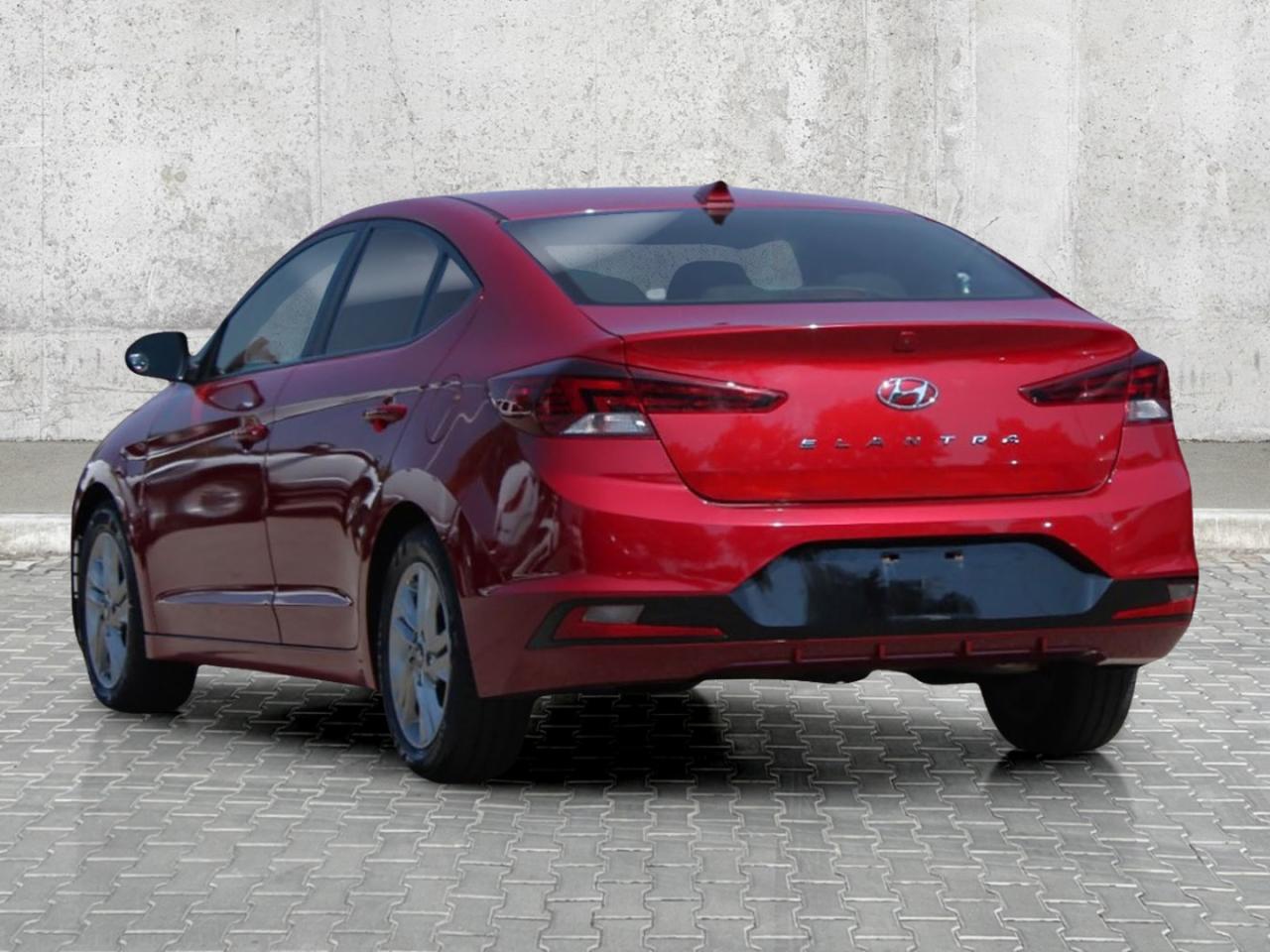 2020 Hyundai Elantra Preferred IVT  BkpCam HtdSeats CruiseCtrl Photo3