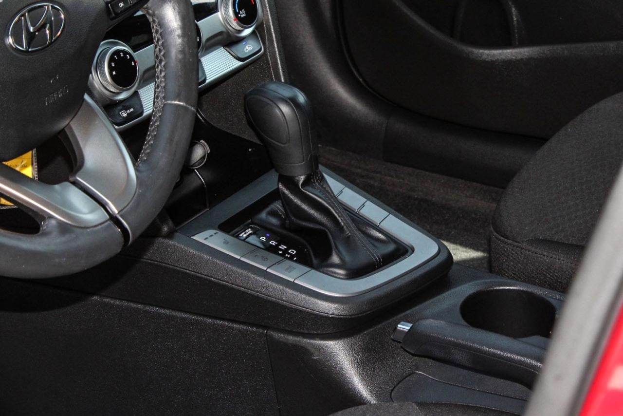 2020 Hyundai Elantra Preferred IVT  BkpCam HtdSeats CruiseCtrl Photo
