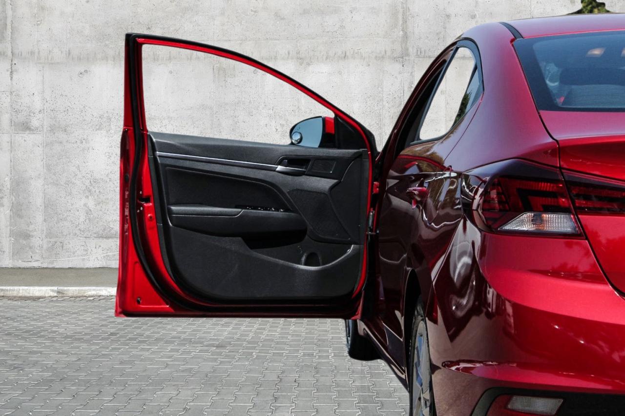 2020 Hyundai Elantra Preferred IVT  BkpCam HtdSeats CruiseCtrl Photo