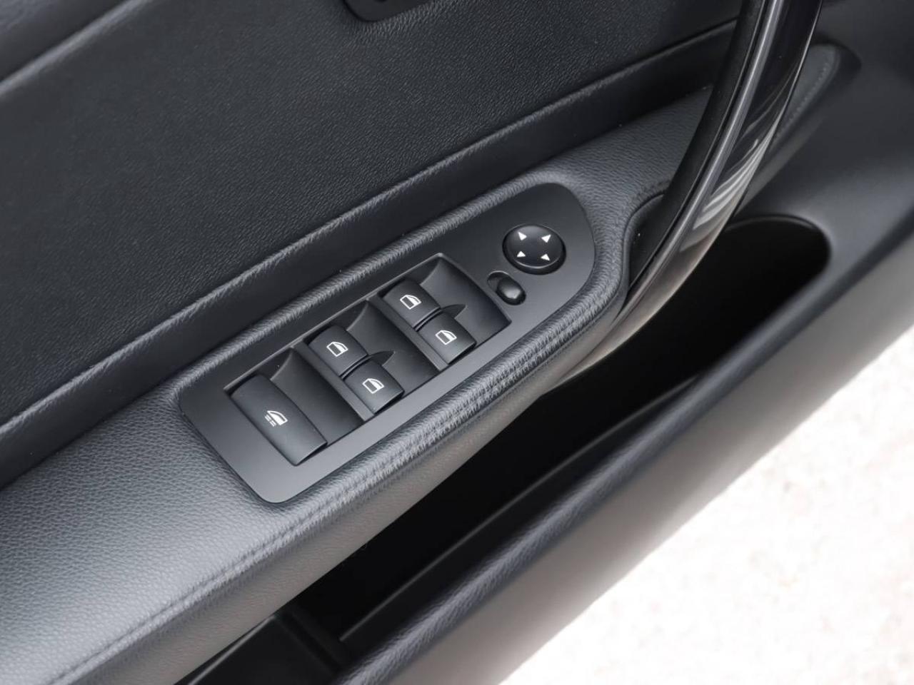 2012 BMW 1 Series 2DR CABRIOLET 128I Photo