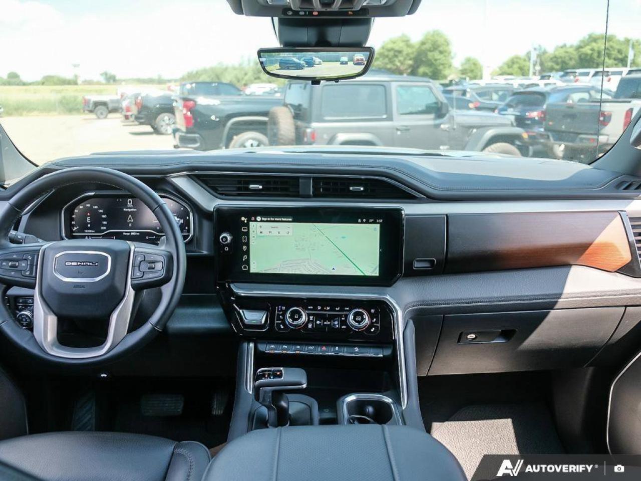 2025 GMC Sierra 1500 DenaliDENALI RESERVE, DURAMAX, NAV, ROOF, 1-OWNER! Photo