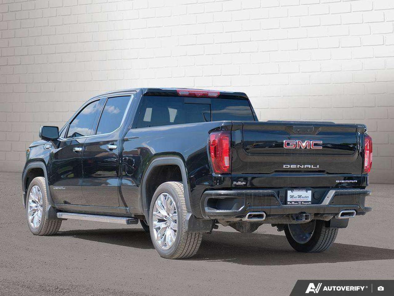 2025 GMC Sierra 1500 DENALI RESERVE, DURAMAX, NAV, ROOF, 1-OWNER! Photo