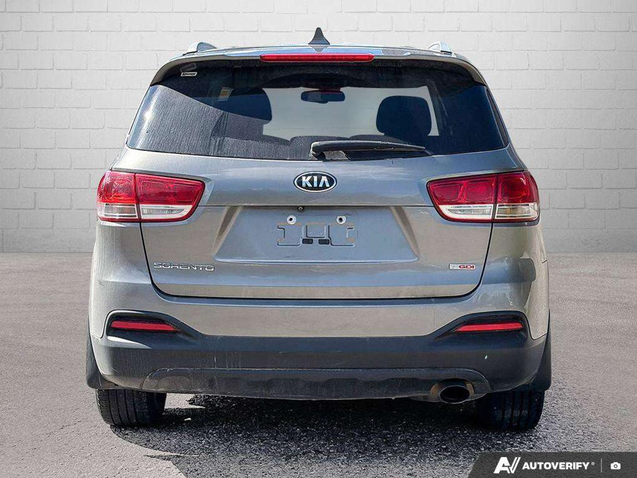 2018 Kia Sorento LX TurboCERTIFIED AS-TRADED, ONE-OWNER, ACCIDENT-FREE, AWD Photo