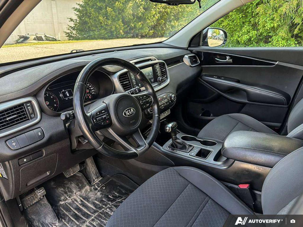 2018 Kia Sorento LX TurboCERTIFIED AS-TRADED, ONE-OWNER, ACCIDENT-FREE, AWD Photo