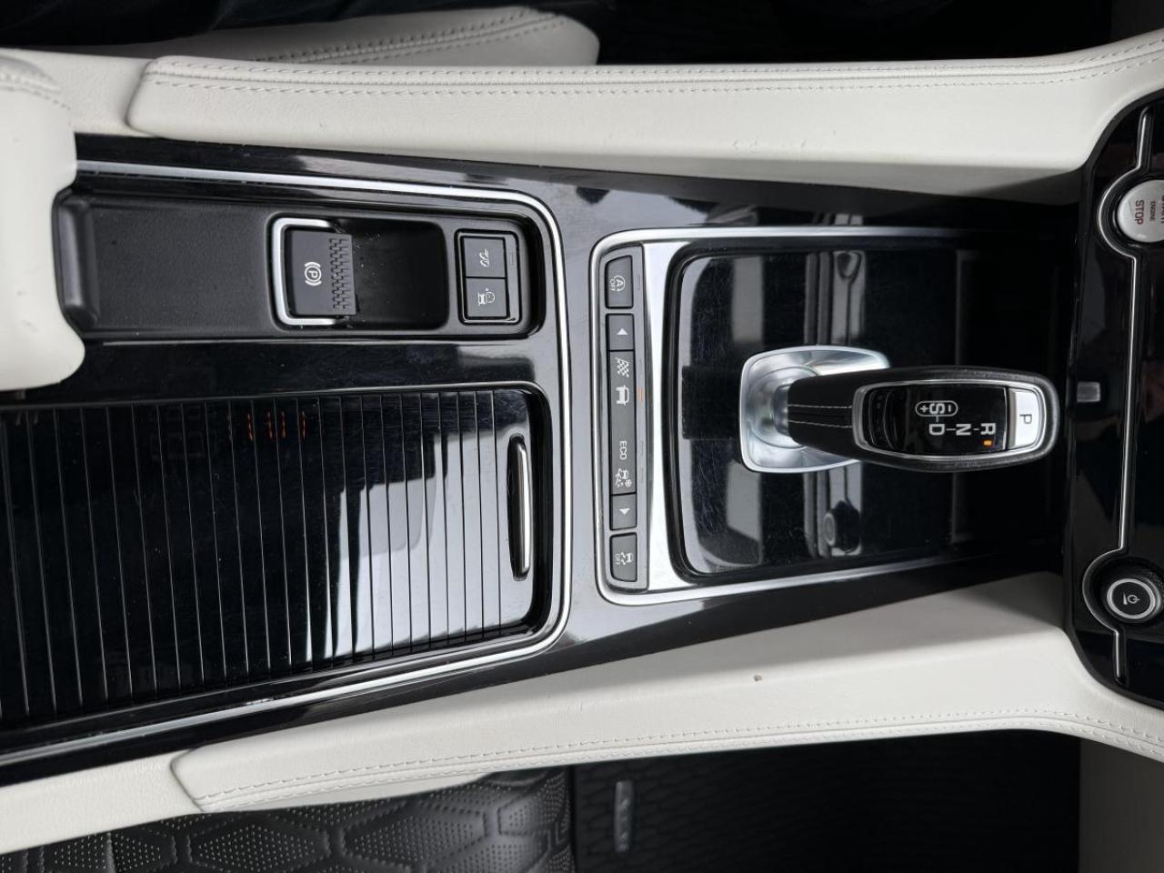 2020 Jaguar F-PACE SVR AWD Photo