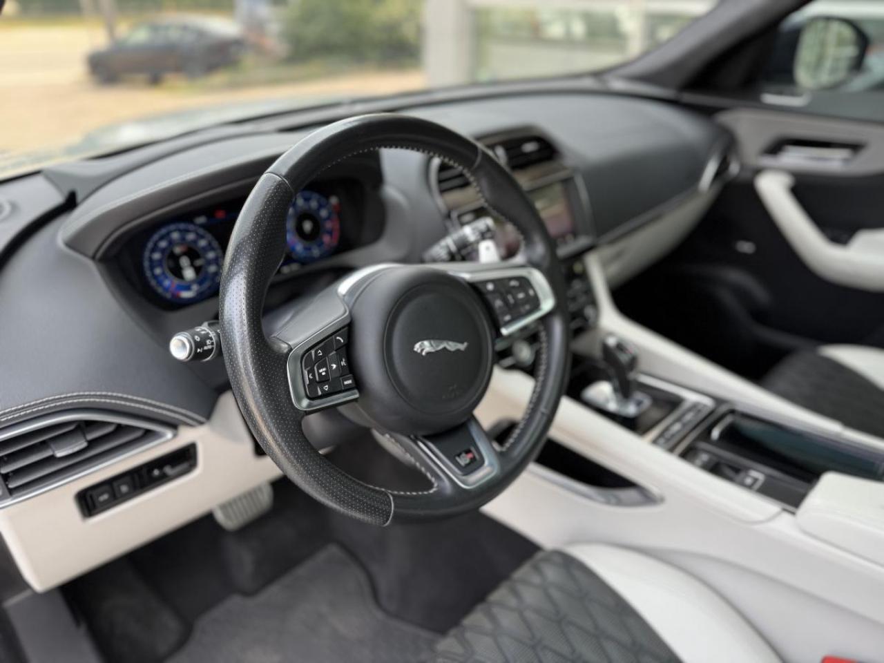 2020 Jaguar F-PACE SVR AWD Photo