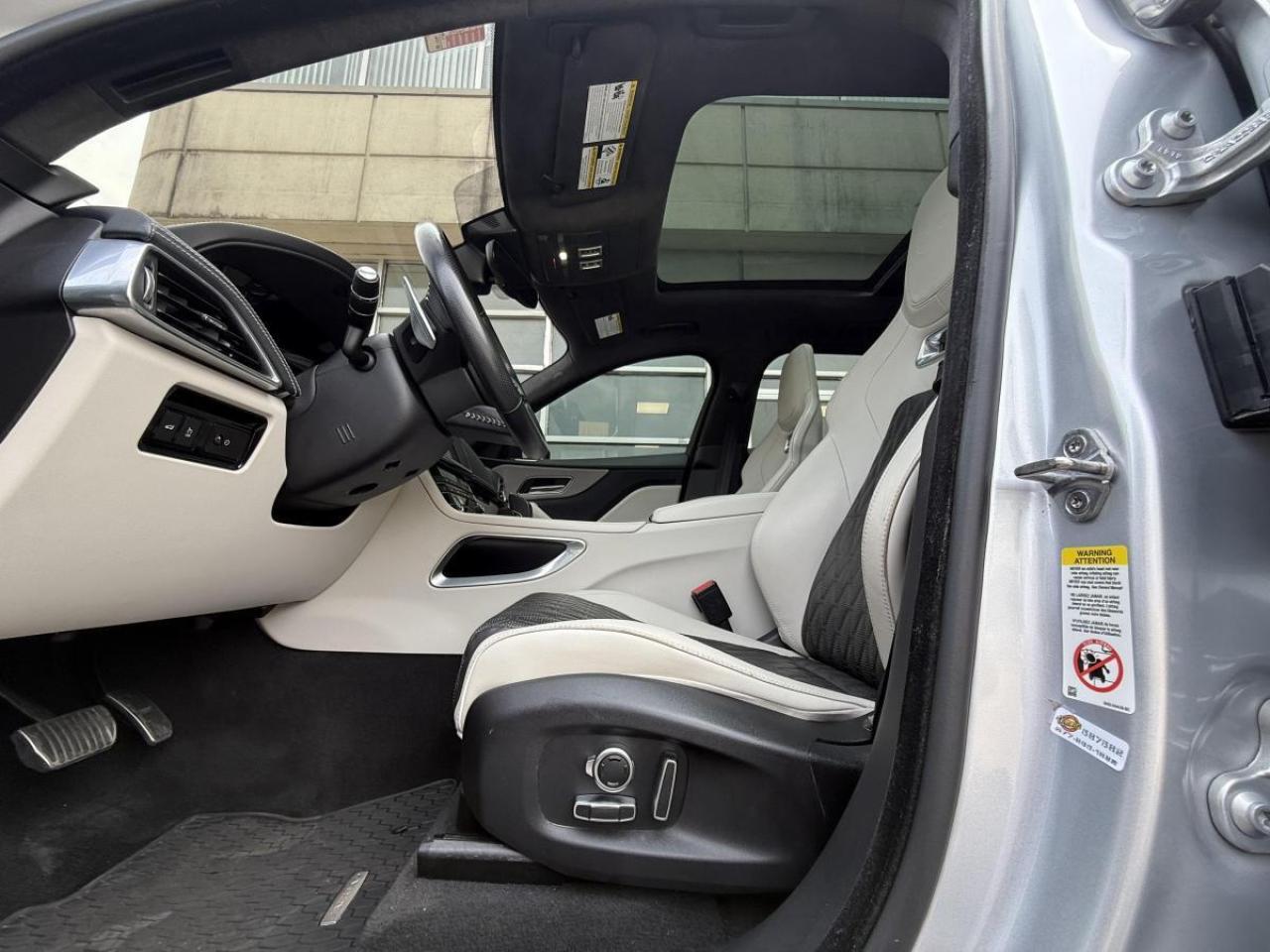 2020 Jaguar F-PACE SVR AWD Photo