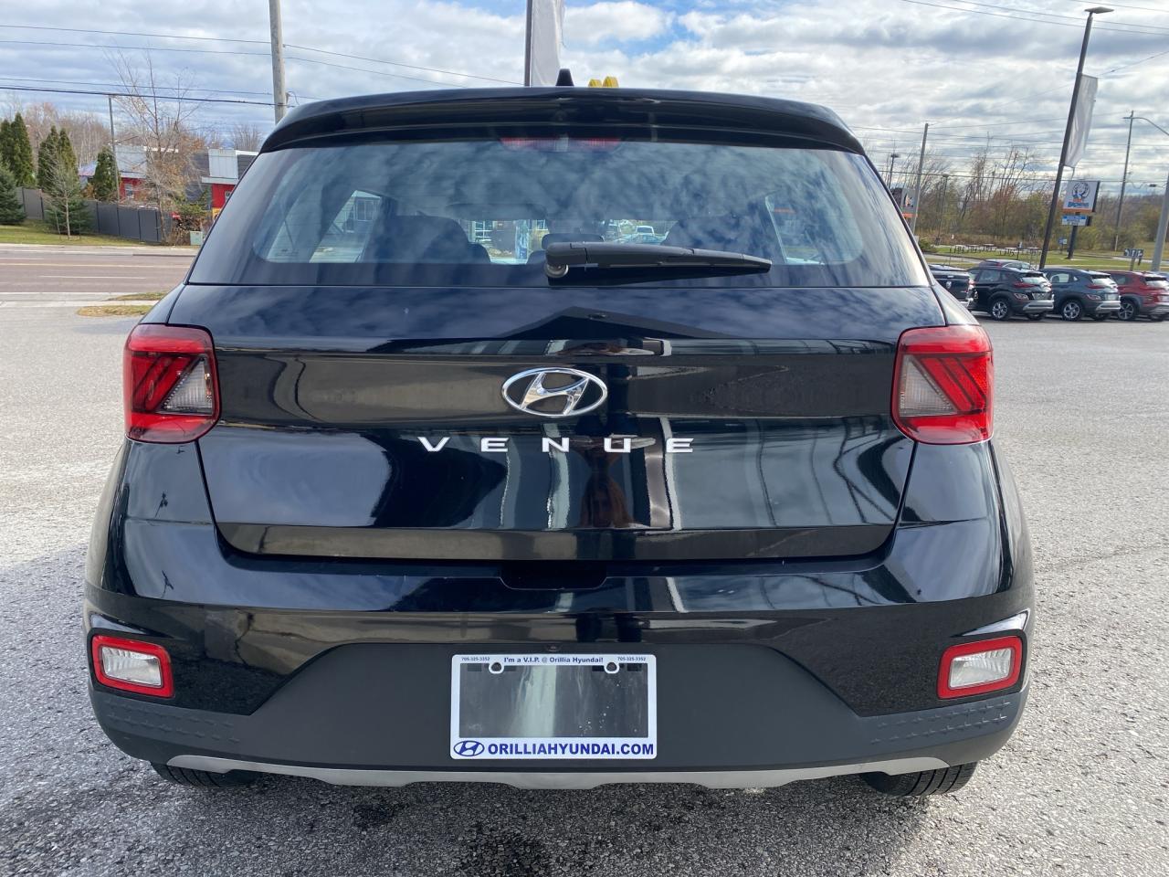 2021 Hyundai Venue Essential IVT Photo