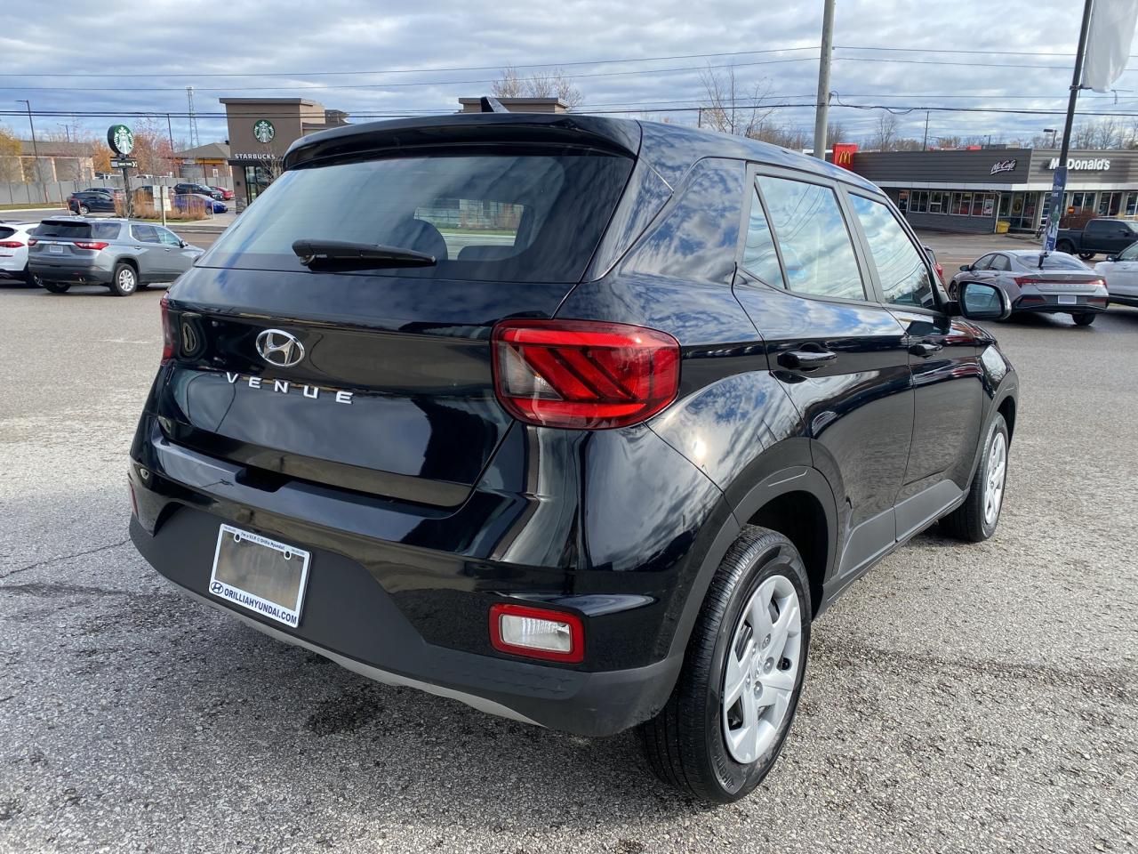 2021 Hyundai Venue Essential IVT Photo