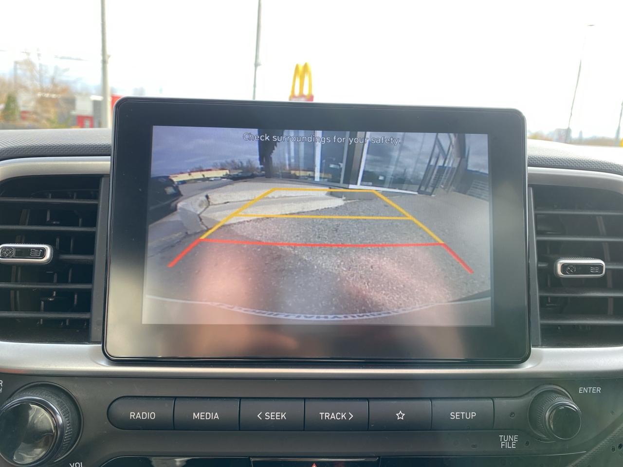 2021 Hyundai Venue Essential IVT Photo