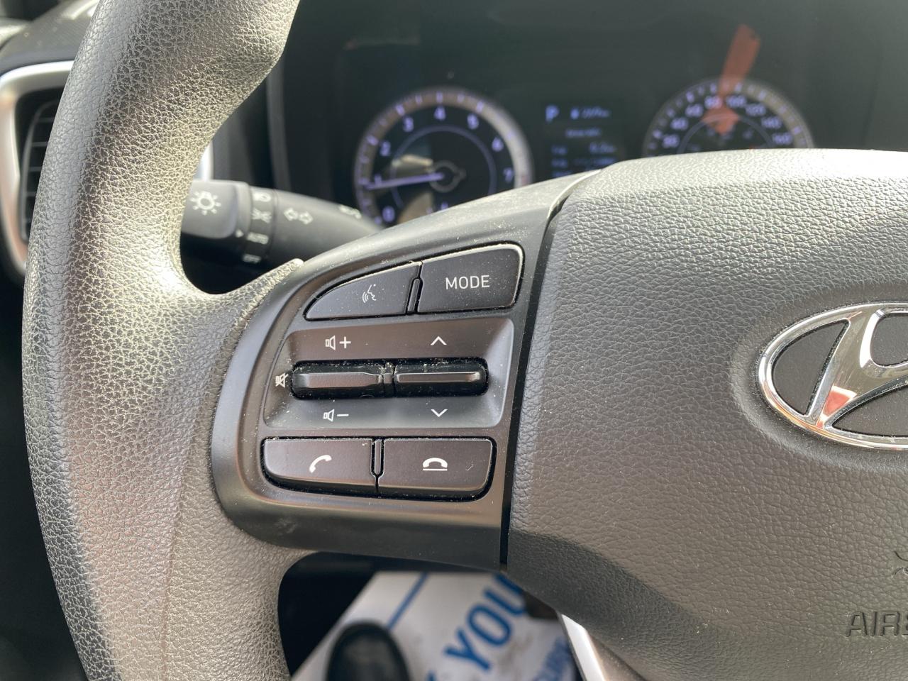 2021 Hyundai Venue Essential IVT Photo