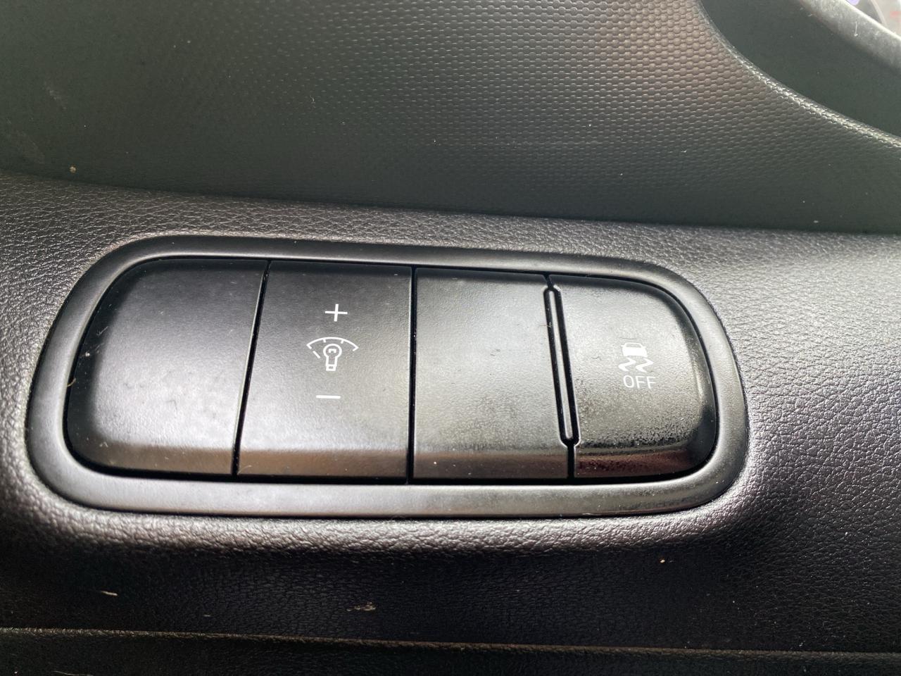 2021 Hyundai Venue Essential IVT Photo