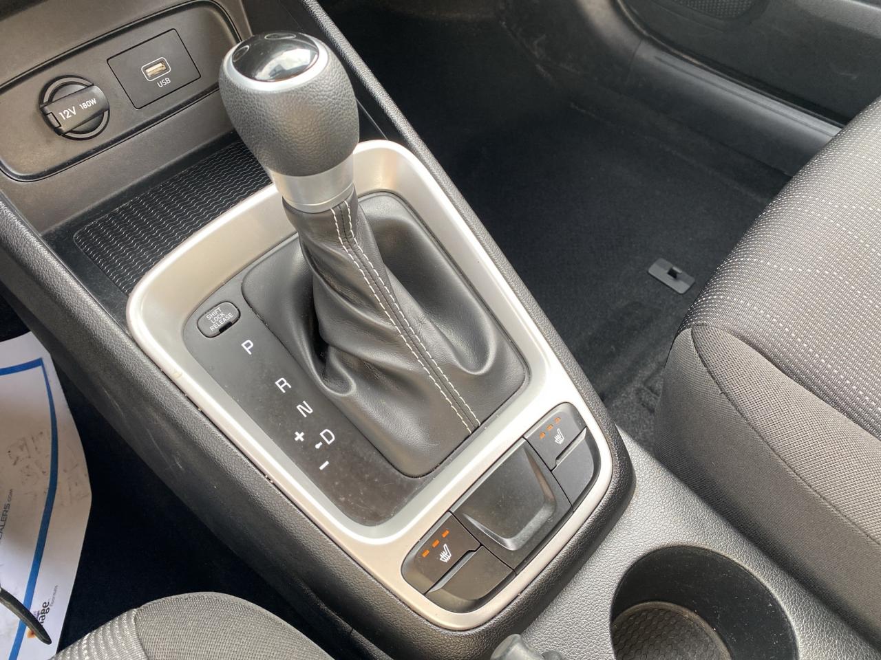 2021 Hyundai Venue Essential IVT Photo