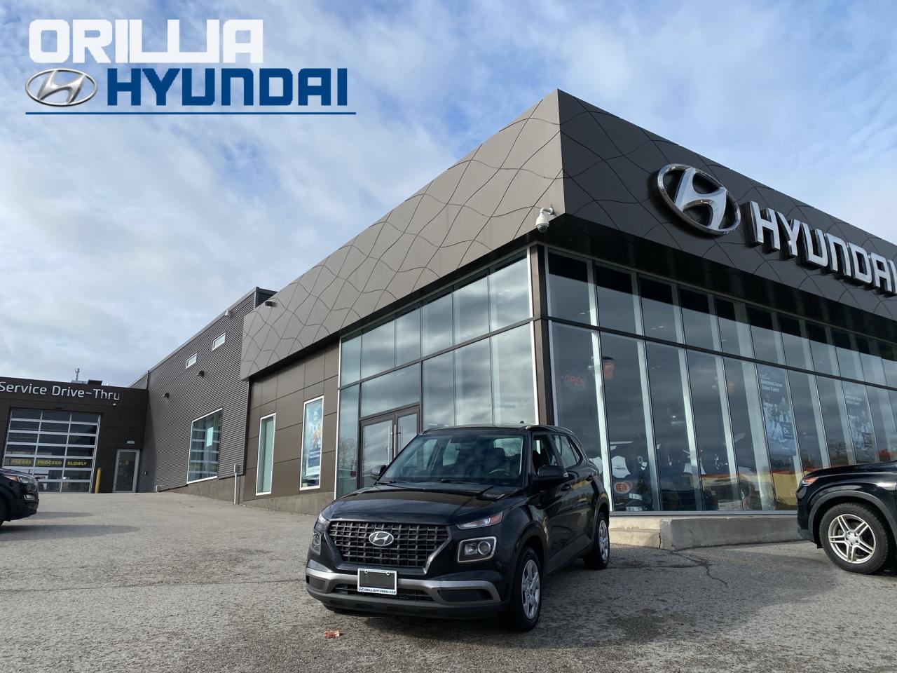 2021 Hyundai Venue Essential IVT Photo0