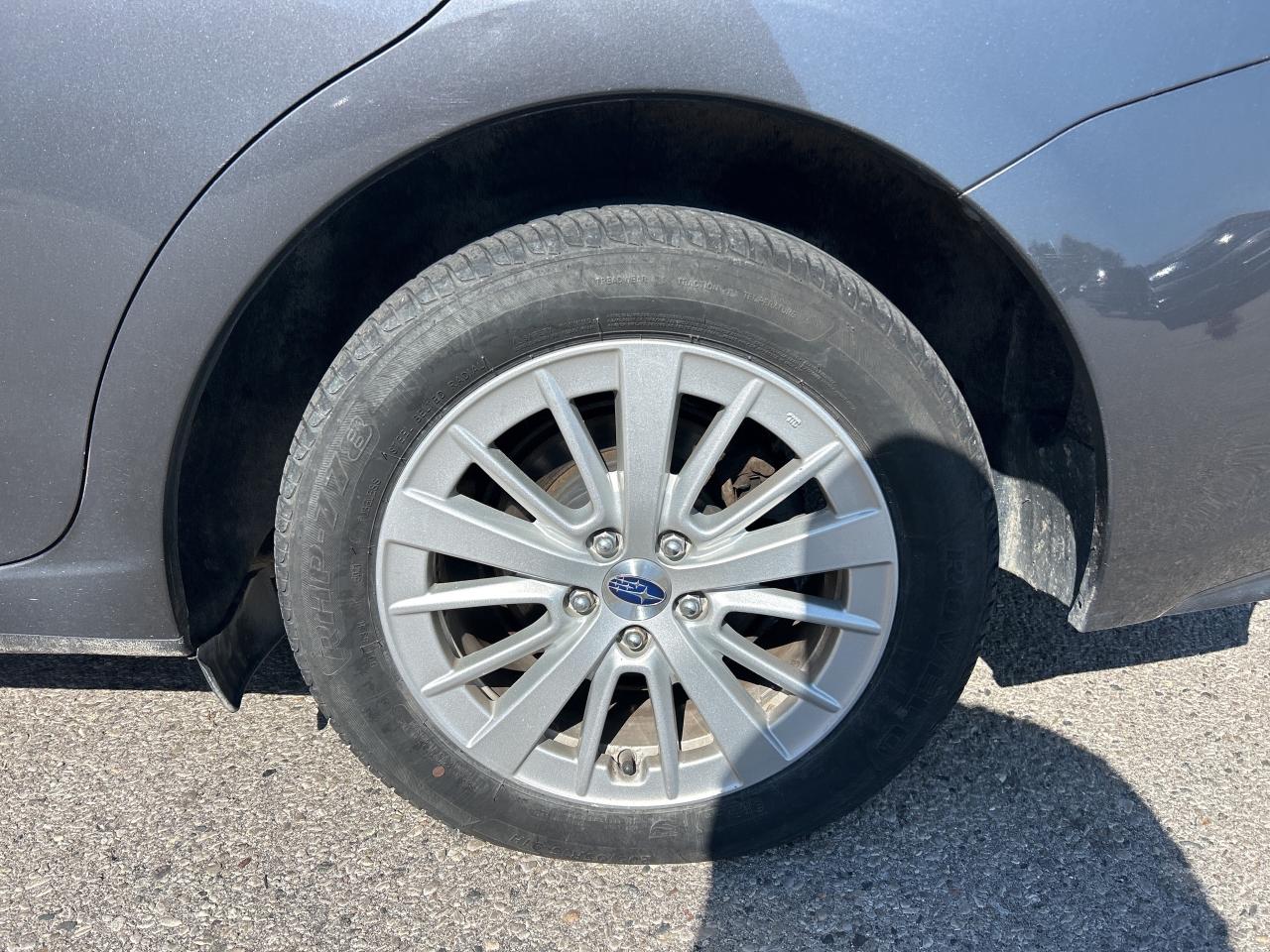 2018 Subaru Impreza CLEAN CARFAX, BACK UP CAMERA, HEATED SEATS! Photo