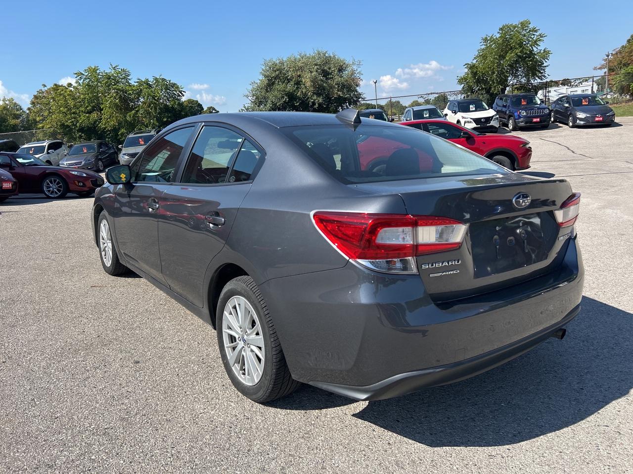 2018 Subaru Impreza CLEAN CARFAX, BACK UP CAMERA, HEATED SEATS! Photo