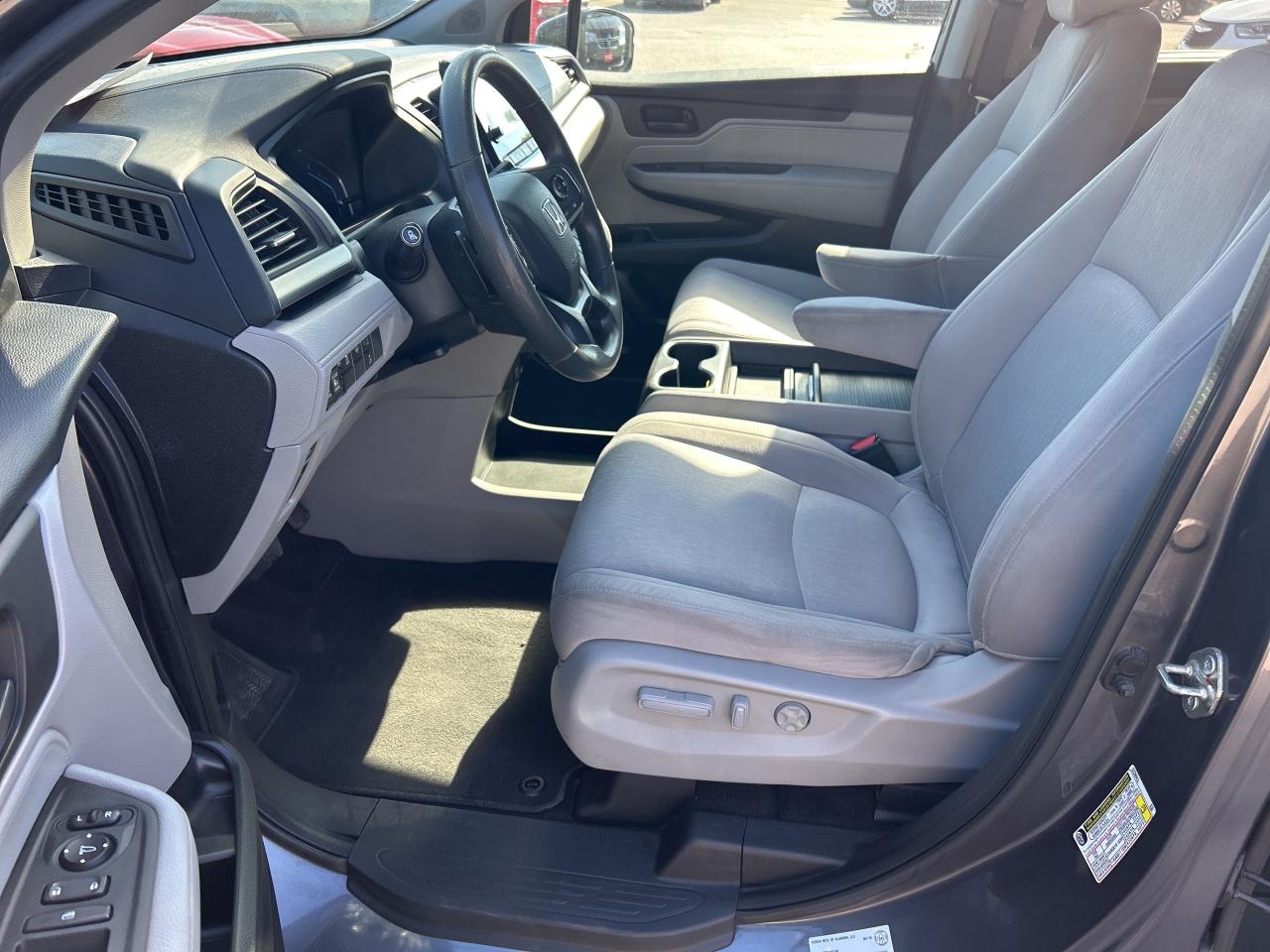 2019 Honda Odyssey EX, 8 PASS, SUNROOF, REMOTE START, BACK UP CAMERA! Photo